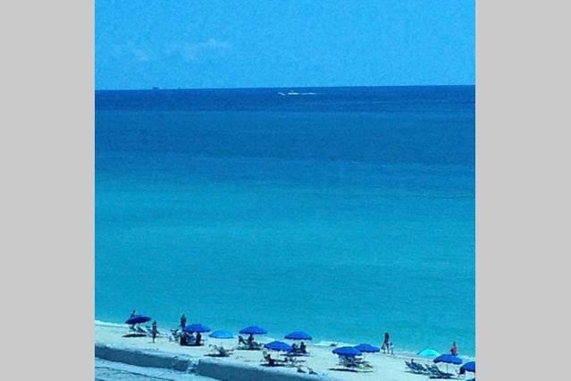Castle Beach Resort Apartment Miami Beach Exterior foto